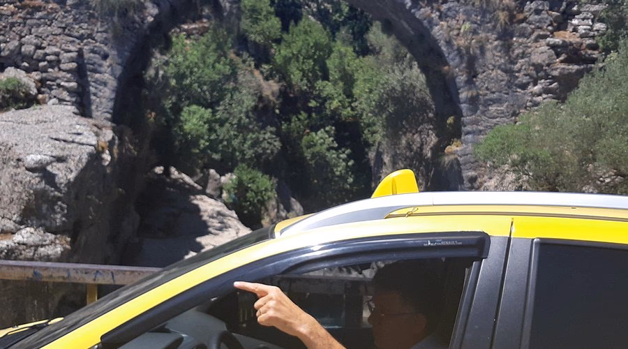 What is the best transfer service from Lara Beach to Antalya Airport?