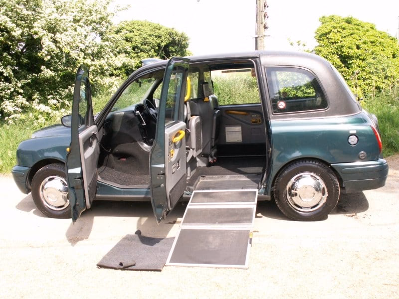 Does Lawthorn have a Tandoori bar?