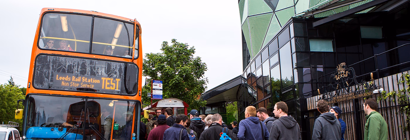 Is there a bus from Leeds station to Headingley Stadium?