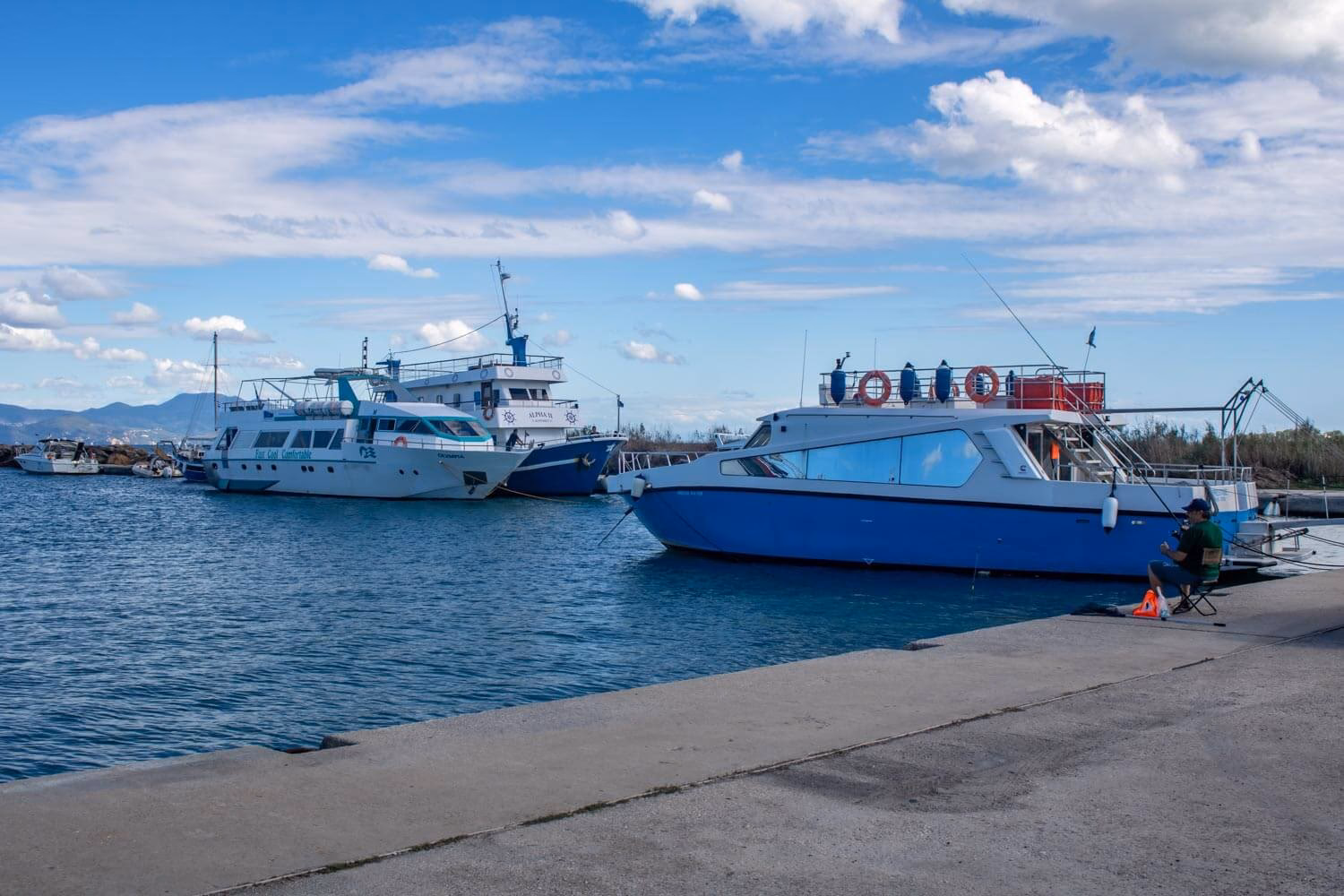 How do I get to Lefkimmi?