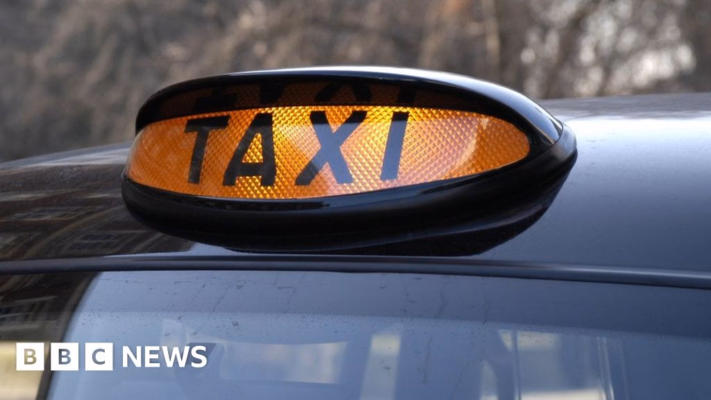 How did North West Leicestershire fix the taxi fare?