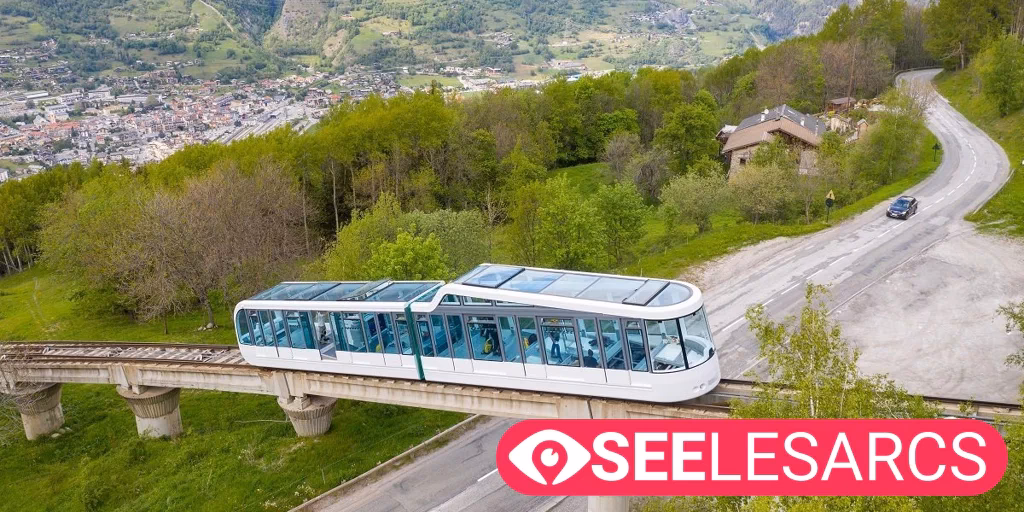 What time does Bourg St Maurice to Les Arcs funicular run?