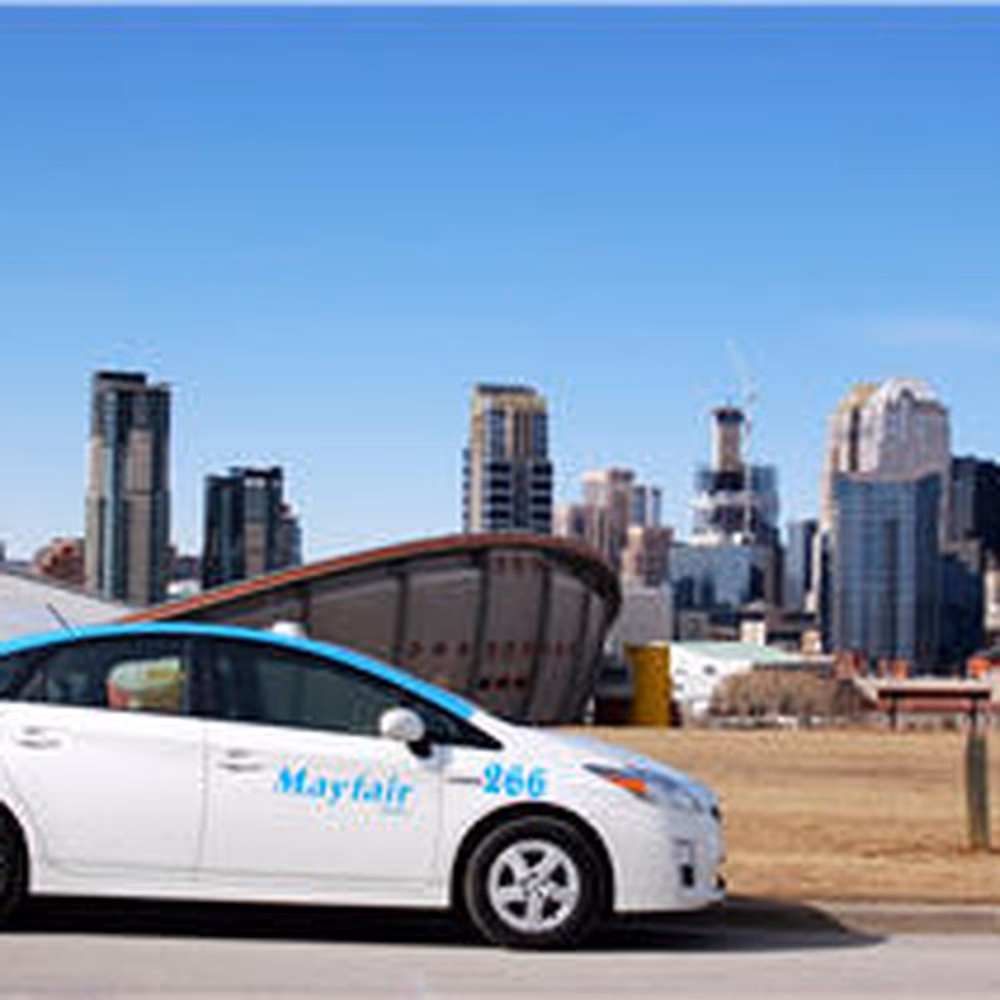 Which cab company offers cheap airport pickup & drop off in Calgary?