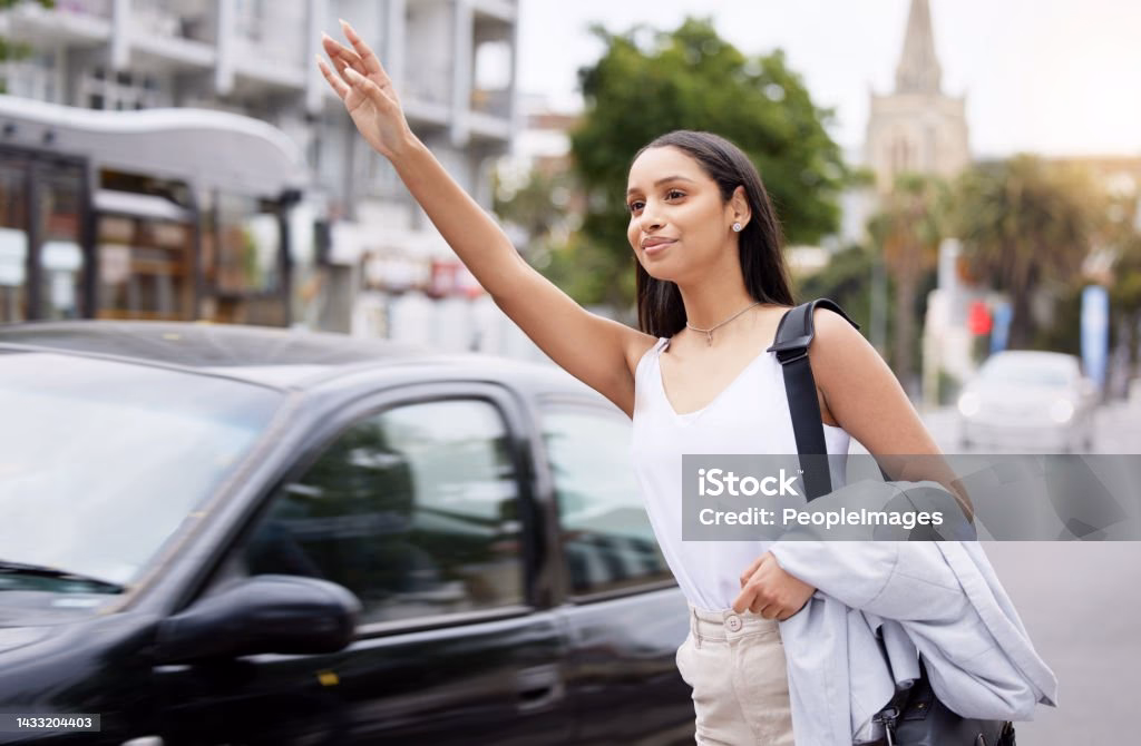 ¿Cómo se escribe si no aparca en su manzana pide un taxi para que le lleve al coche?