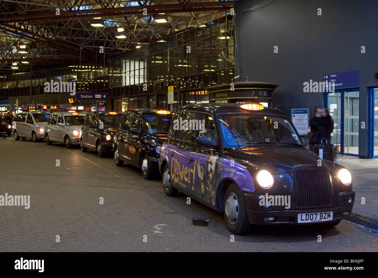 Are taxis available at London Bridge?