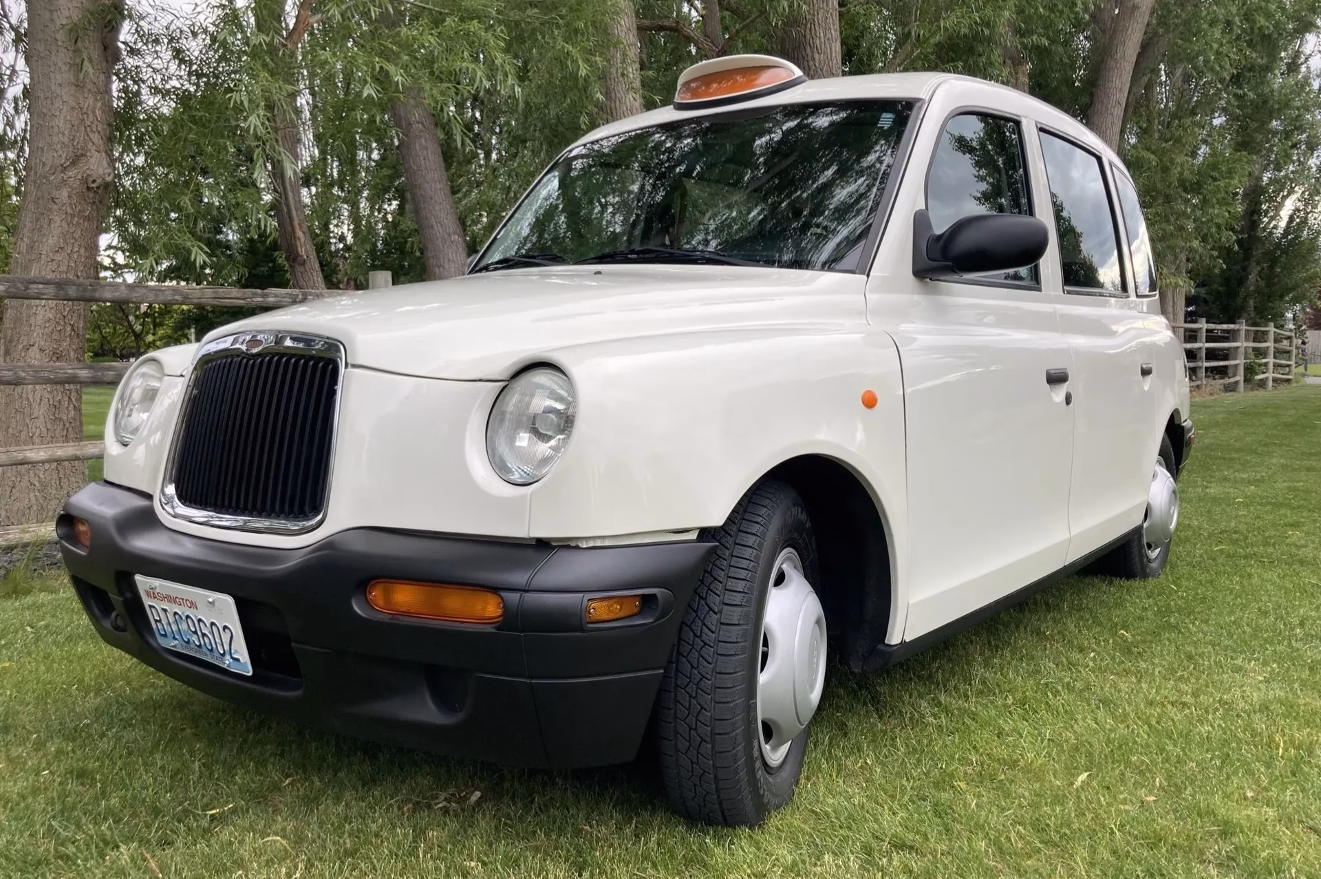 What is a 2002 LTI TXII London Taxi?