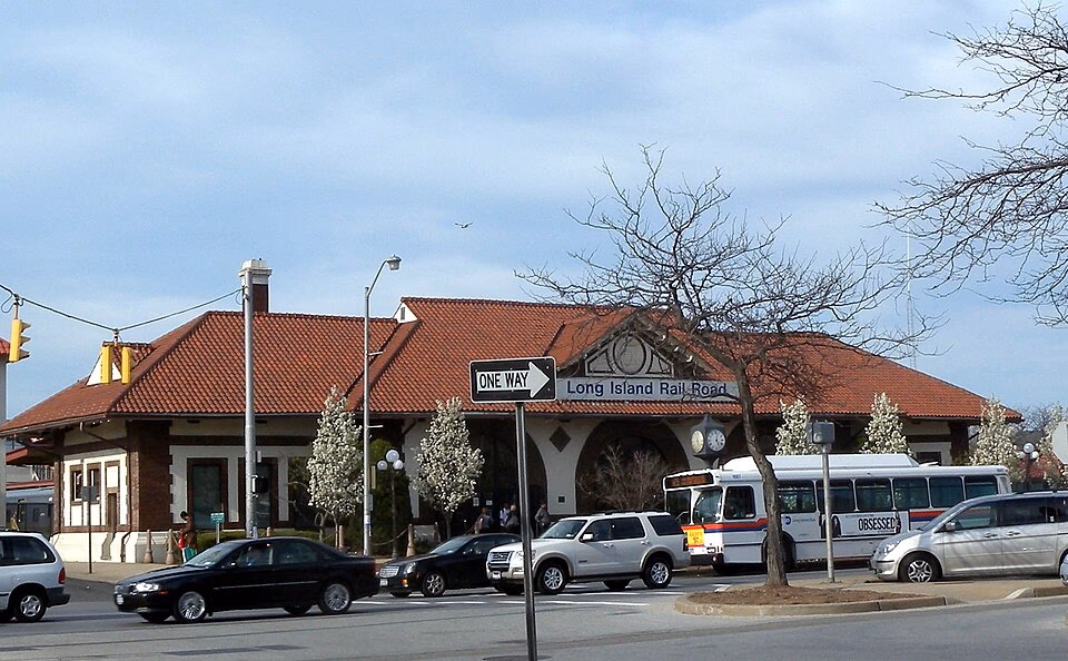Is there a train station in Long Beach?