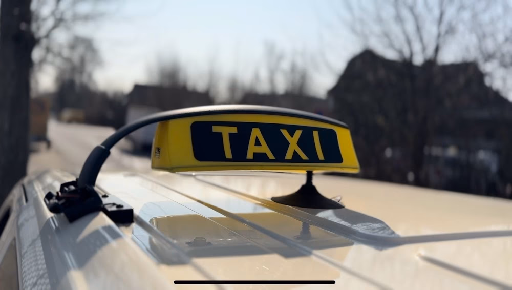 Wie kommt man am besten zum Flughafen Lübeck?