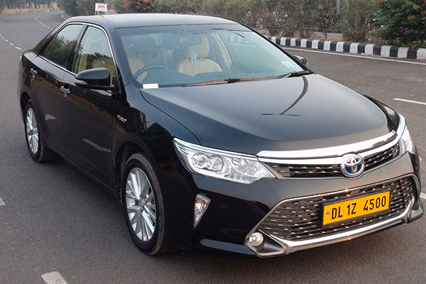 How much does a Delhi taxi cost?