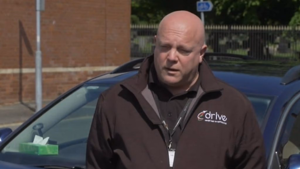 How do I contact Lyreco customer care?