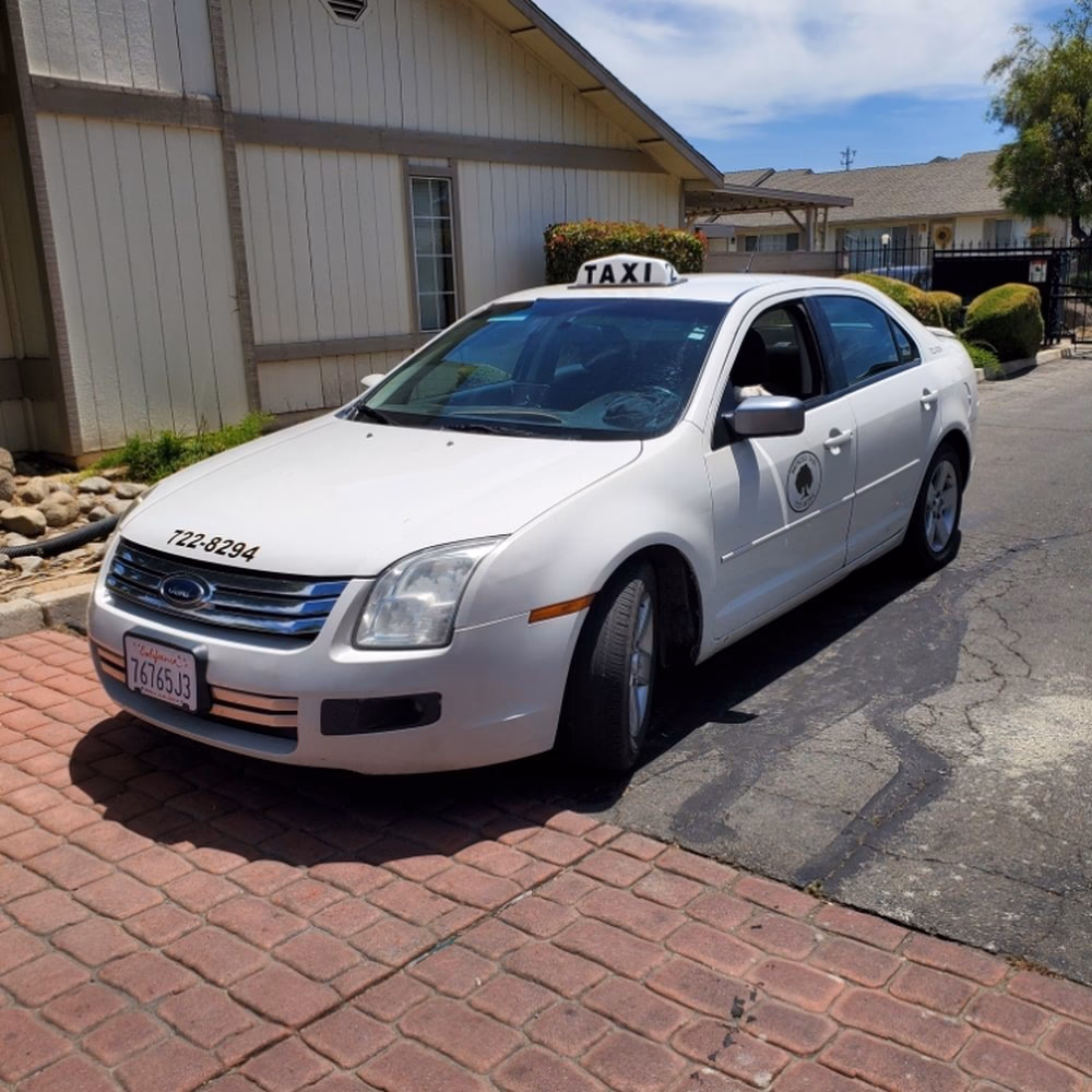 What are people saying about taxis in Madera?