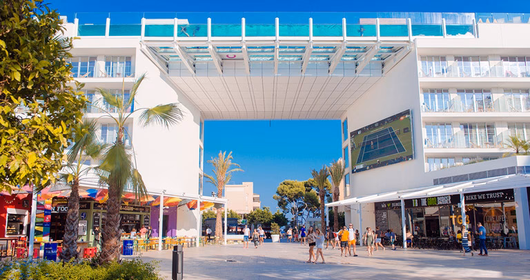 How to get from Magaluf airport?