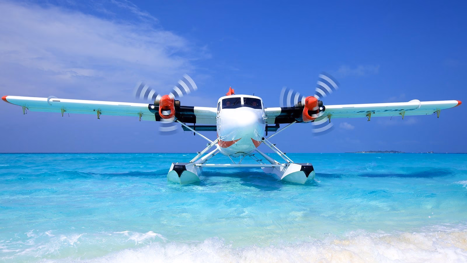 How many aircraft does Maldivian Airlines have?