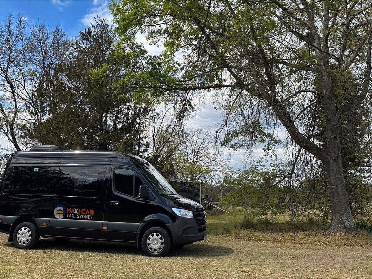 How to book A maxi cab in Sydney?