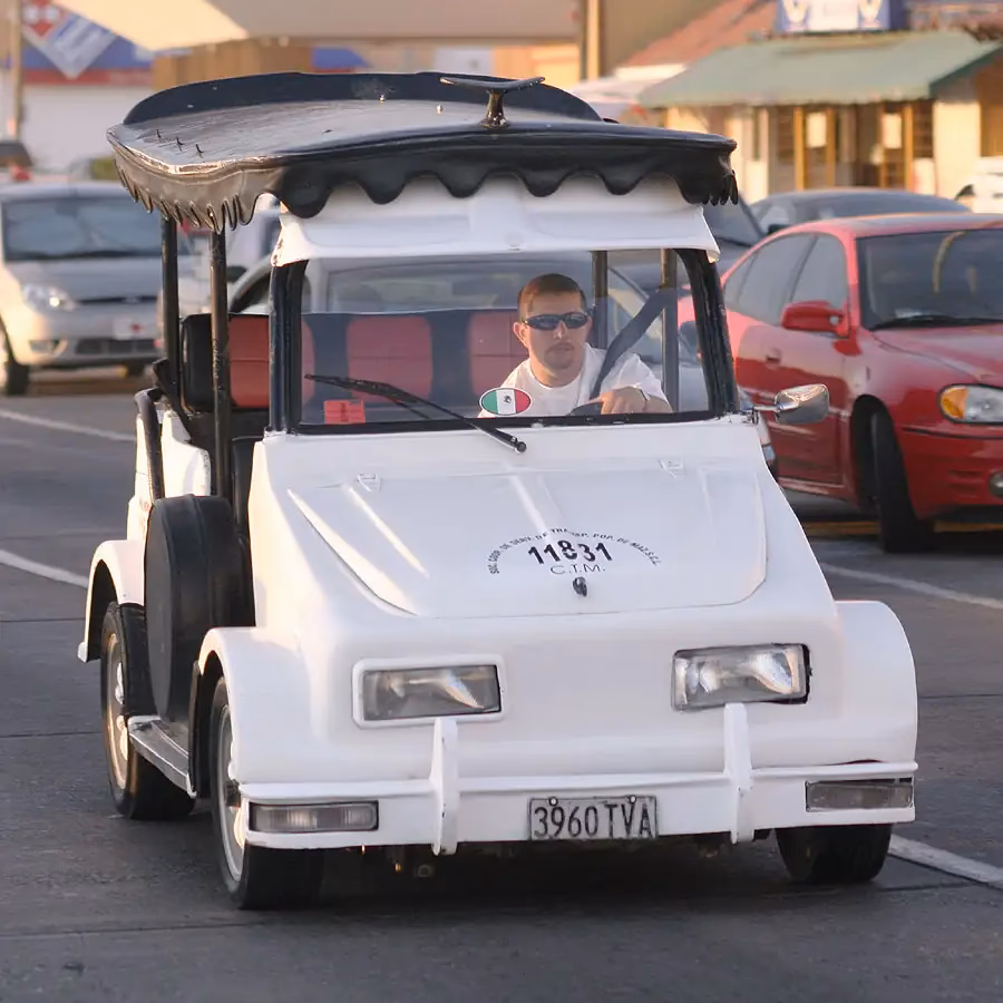 How much does a taxi cost in Nuevo Mazatlan?