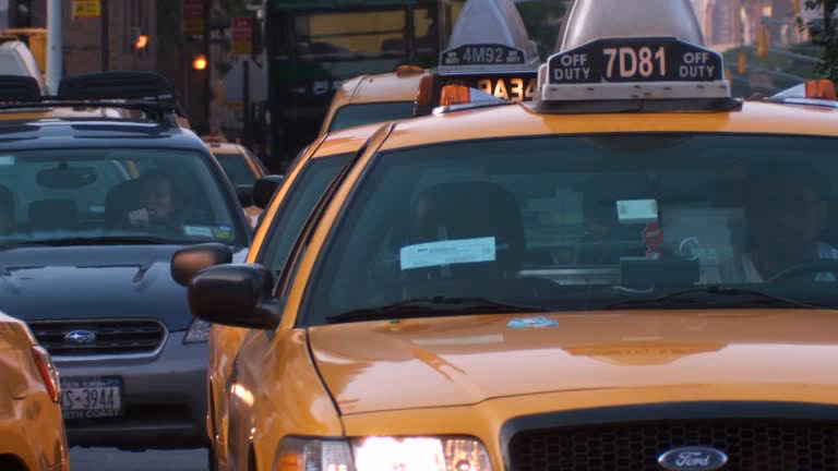 Can McLeans taxis accept credit card payment?