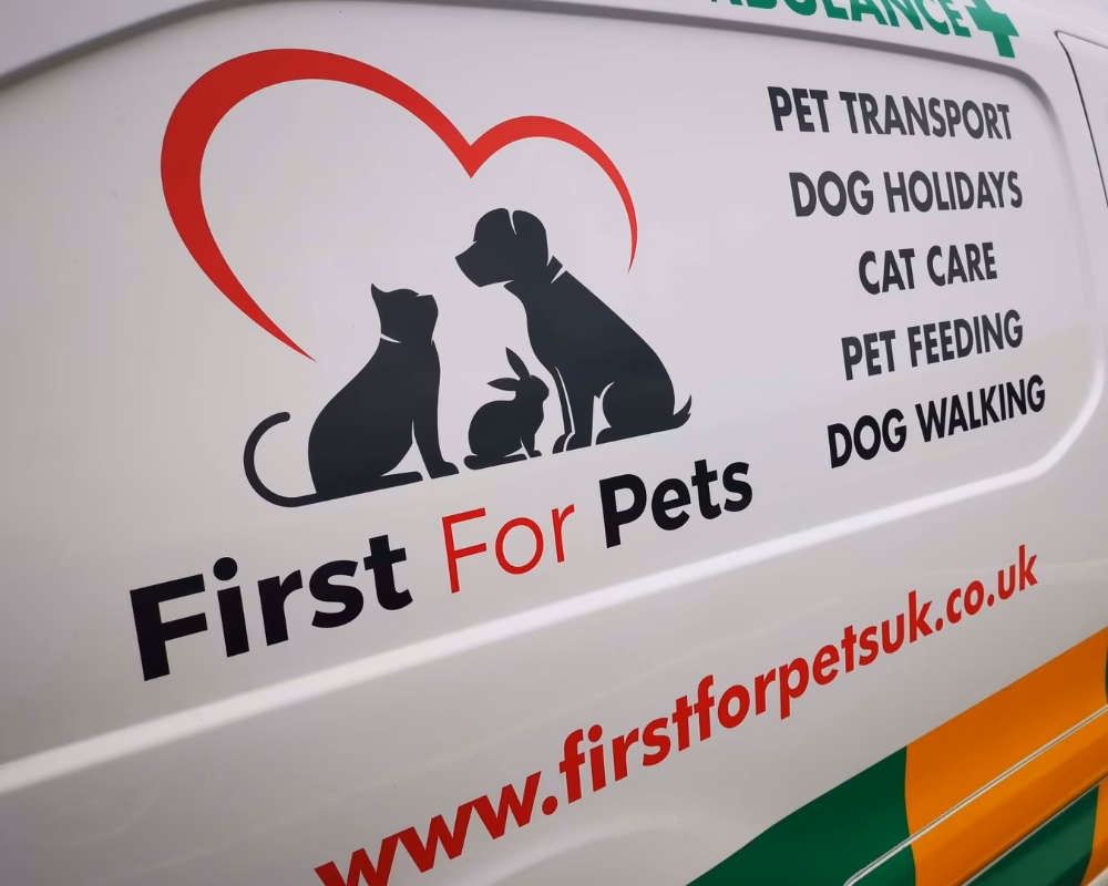 Who is Lincolnshire based pet transport service?