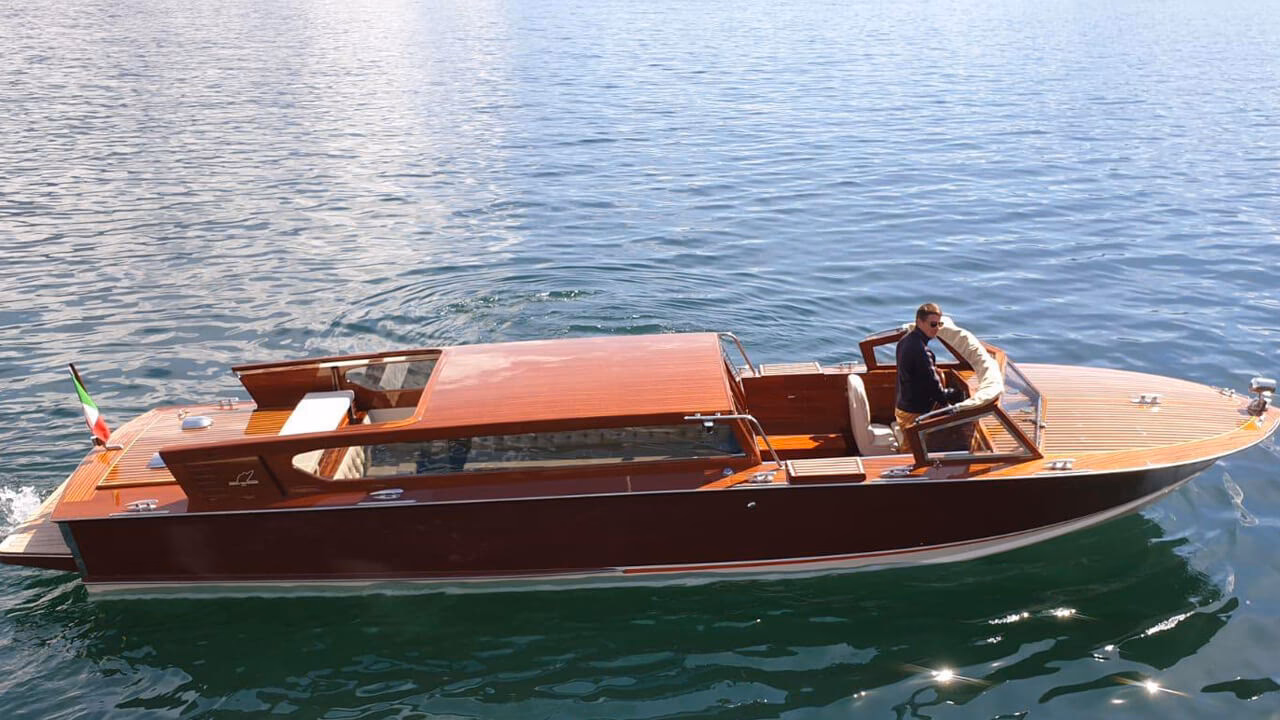 Why do you need a water taxi from Menaggio to Como?