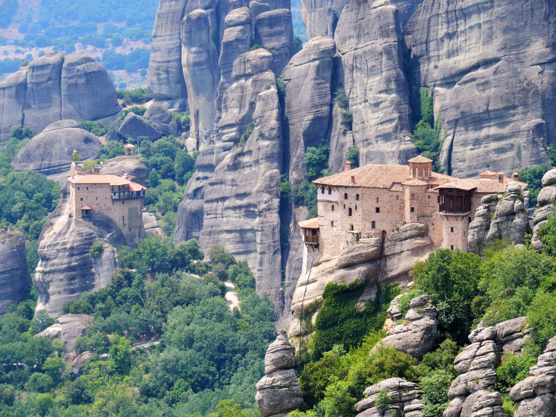 How to get from Kalambaka to Meteora?