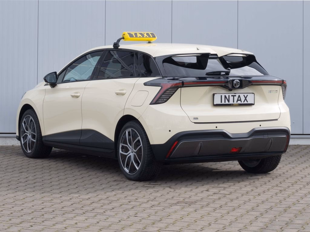 How fast is a MG MG4?