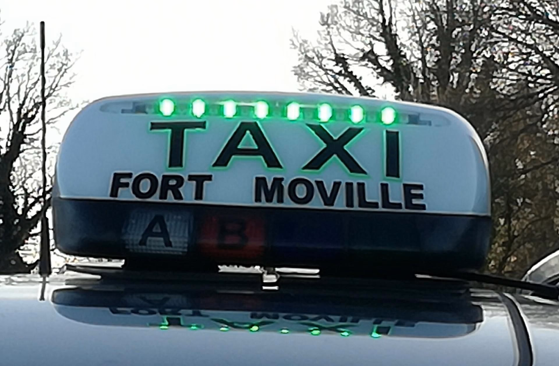 How do I get from Redcastle to Moville?