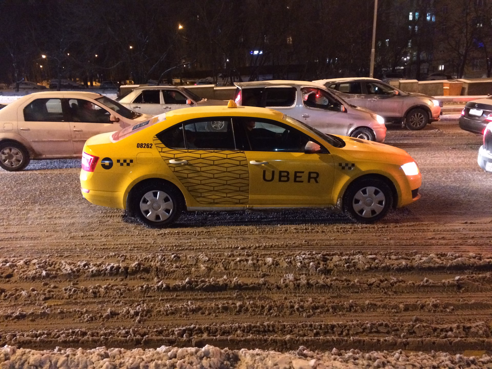 What's the difference between a rideshare and a taxi?