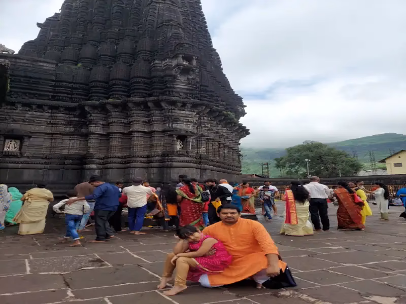 How to book a Nashik to Trimbakeshwar car rental?