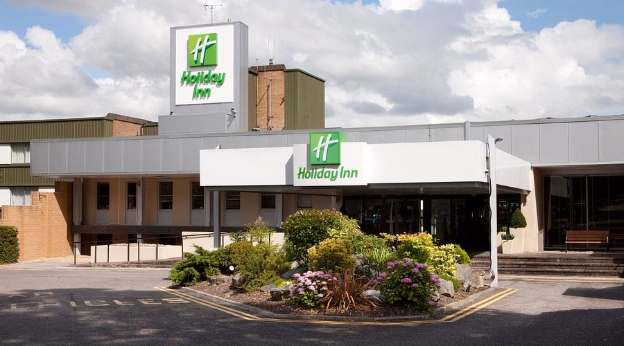 Are pets allowed at Holiday Inn Bristol Airport?
