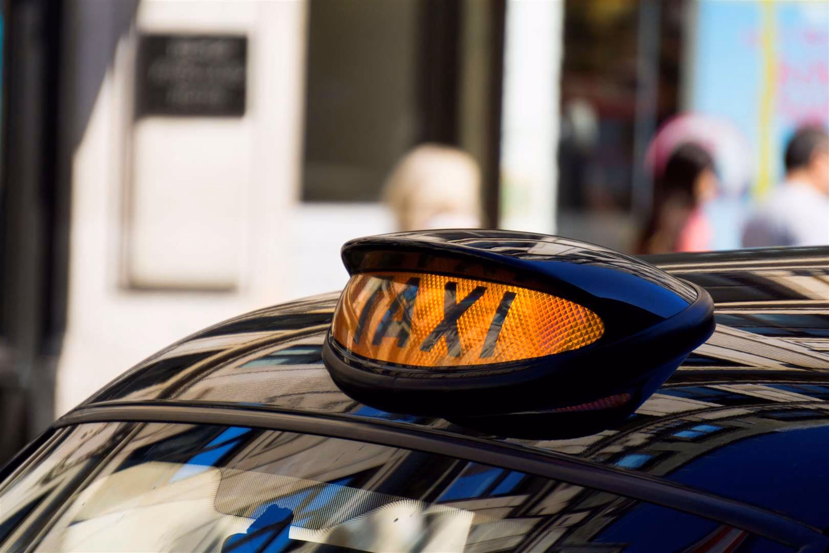 How do I get a taxi licence in New Forest?