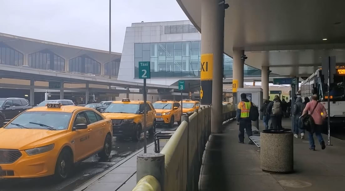 How do I get from Newark Airport to Manhattan?