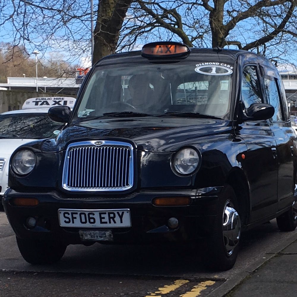 Can I pre-book a taxi with Intime Norden taxis?
