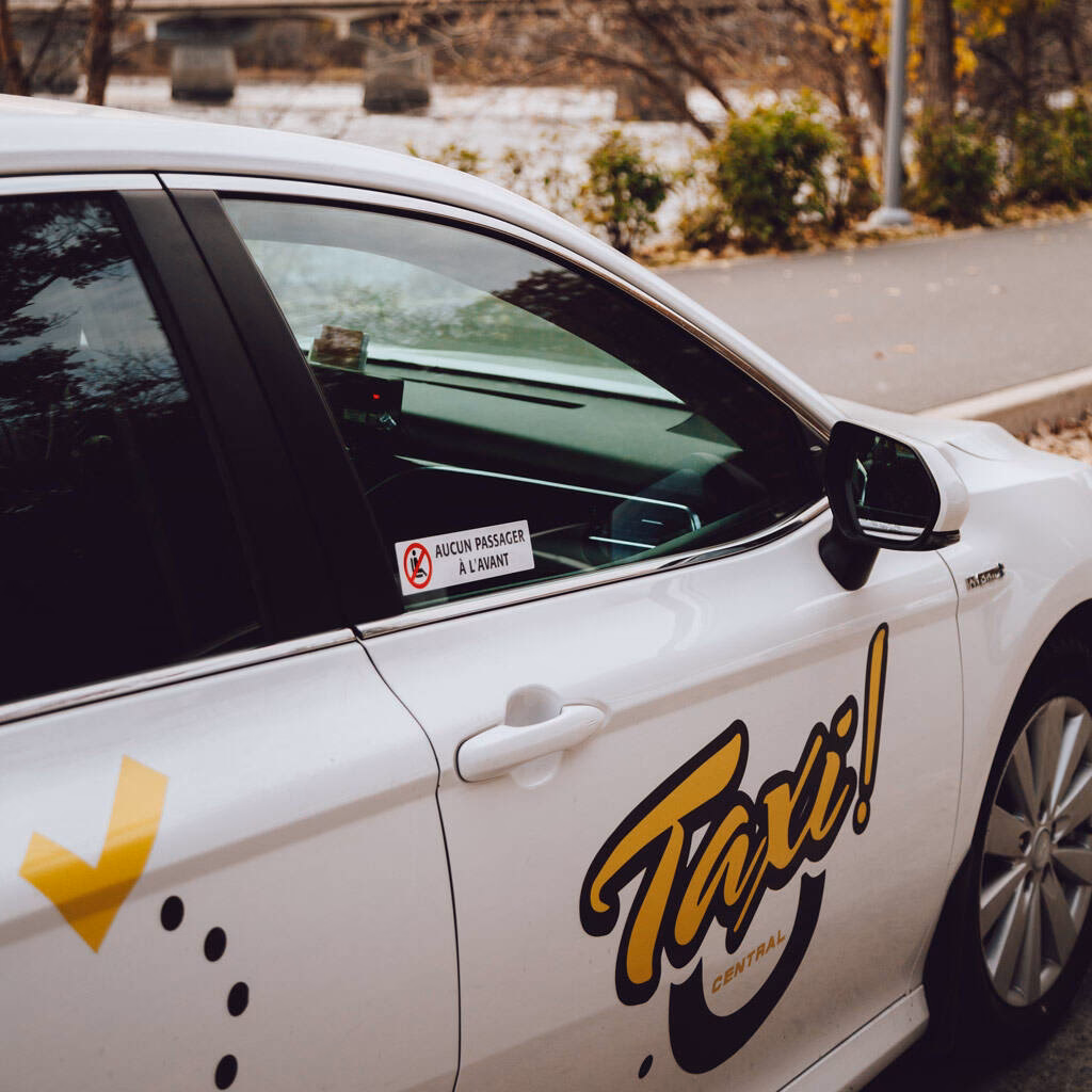 ¿Cómo encontrar un taxi en Madrid?