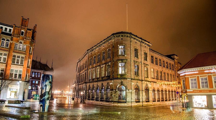 Why should you stay at Opus XVI?