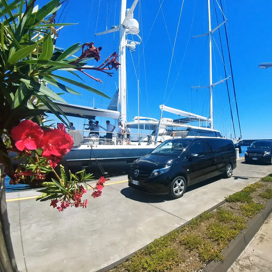 How to get from Siracusa to Isola Ortigia?