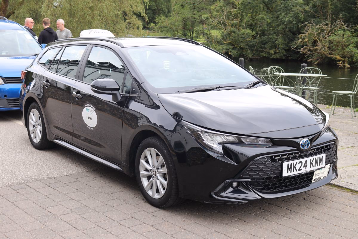 How to get from Oxenholme to Kendal?