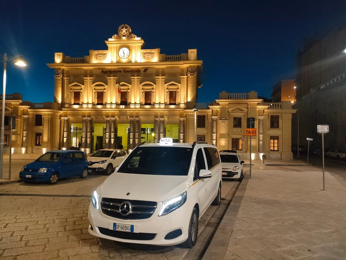 How to get to Agrigento?