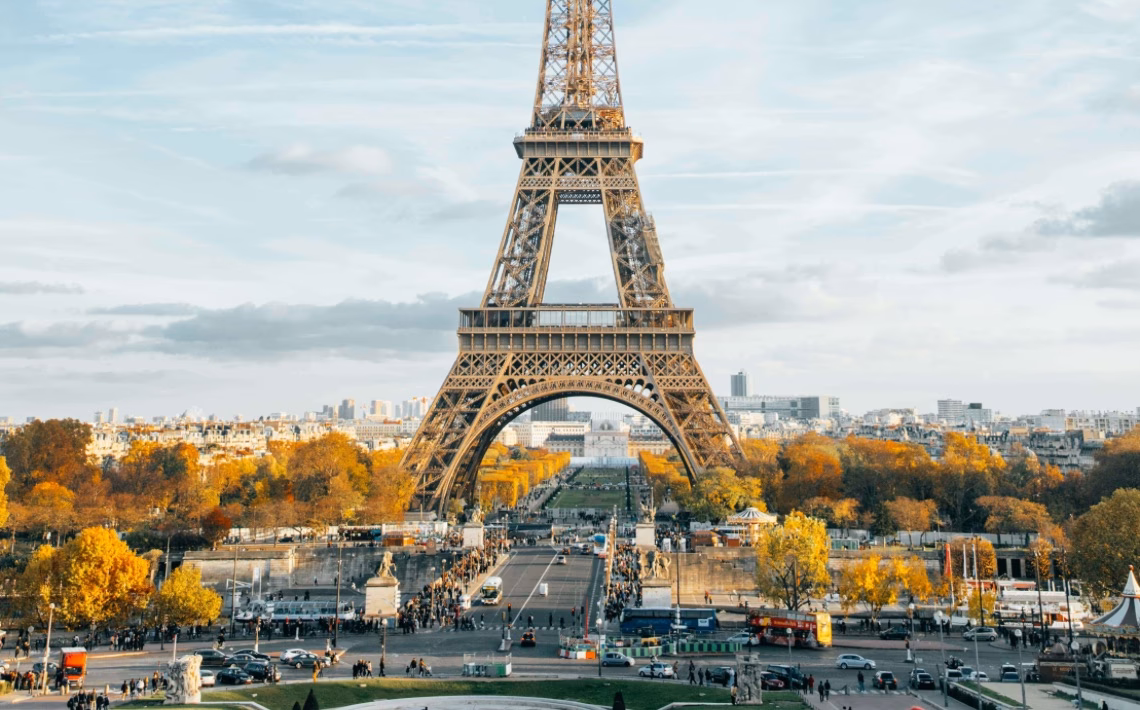 How do I get to the Eiffel Tower in Paris?