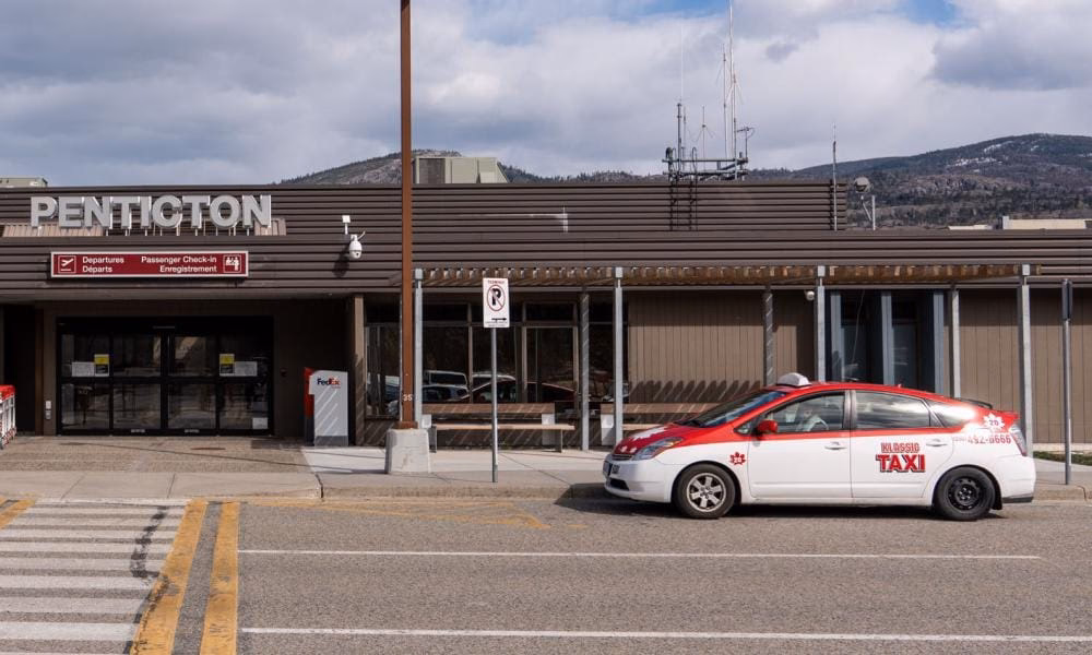 Is there a taxi service in Picton?