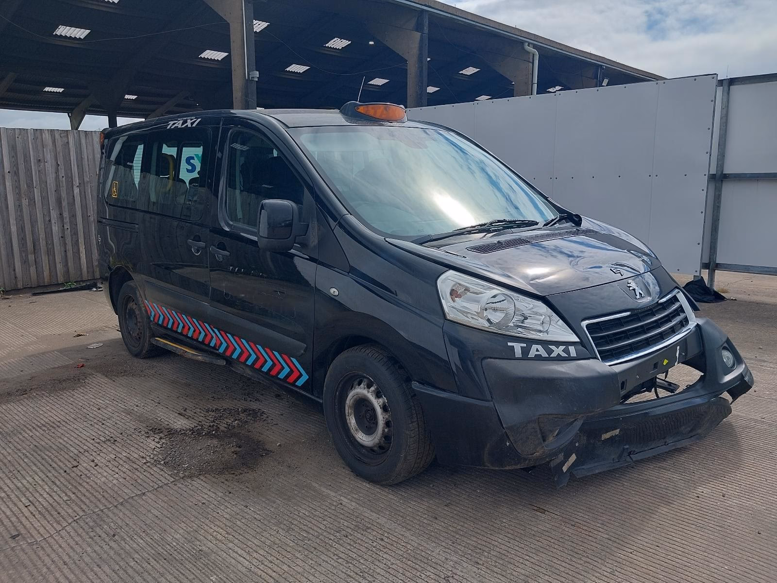 Where can I find used Peugeot Expert parts?