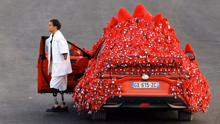 Qu'est-ce que le taxi recouvert de phryges ?