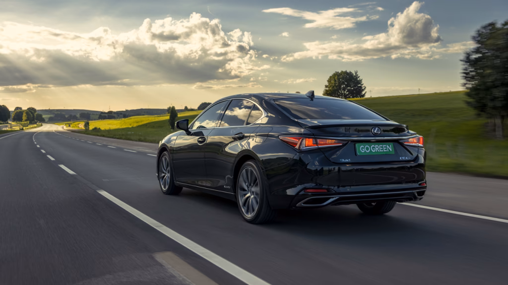 How long does a coach take from Oxford to Gatwick?