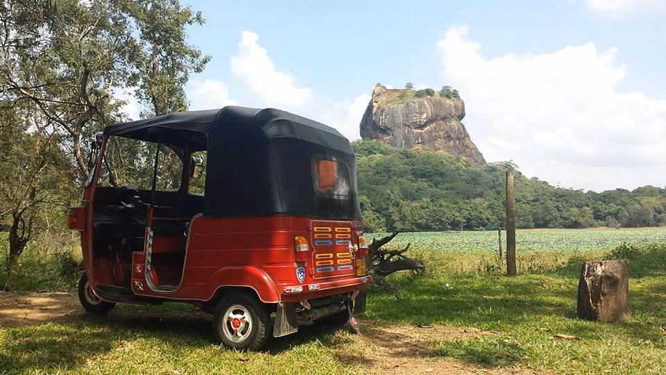 How to book a ride in Sri Lanka?