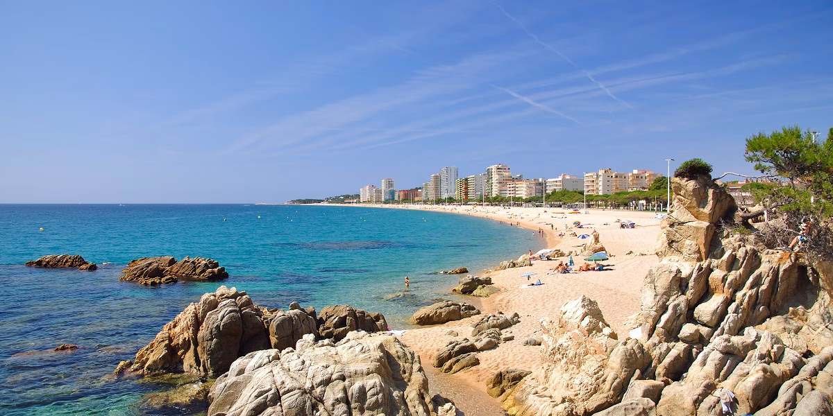 How to get from Barcelona Airport to Platja d'Aro?