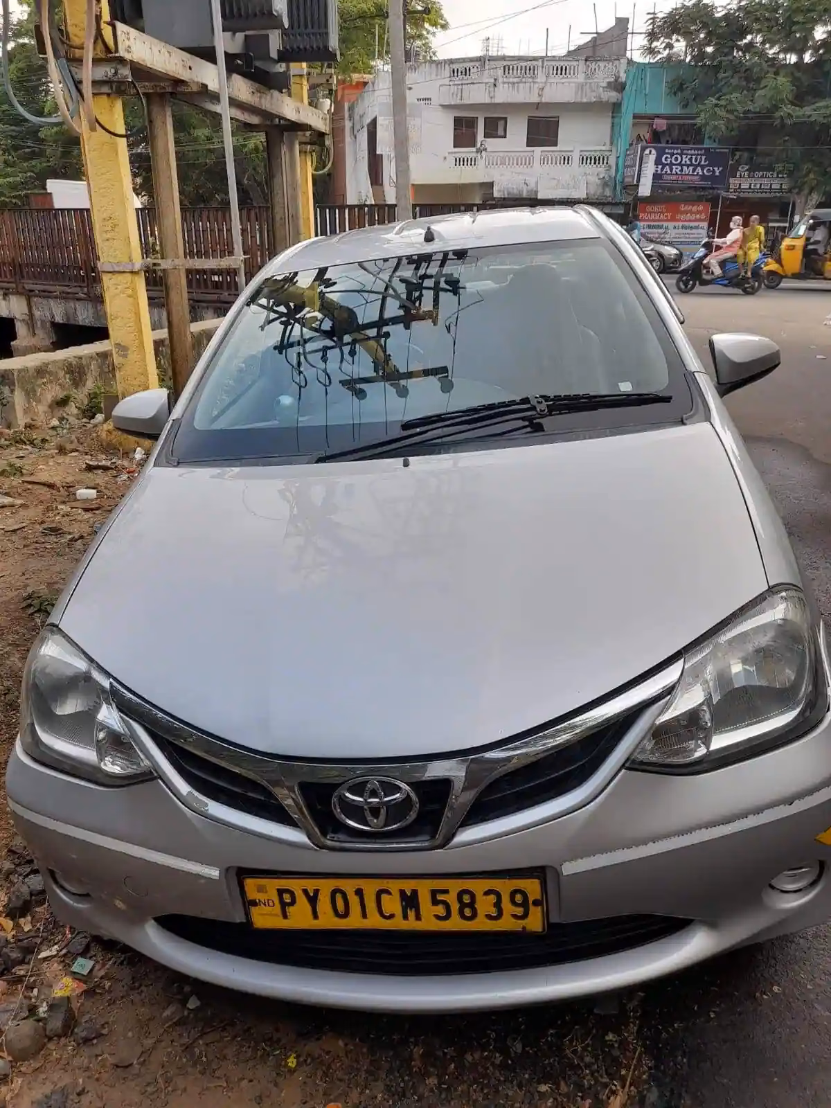 Who is Pondicherry cab?