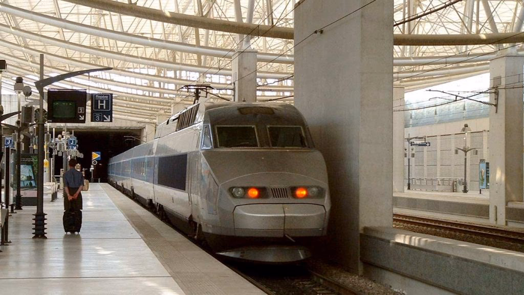 ¿Cuánto cuesta el autobús de terravision desde el aeropuerto de Charles De Gaulle?