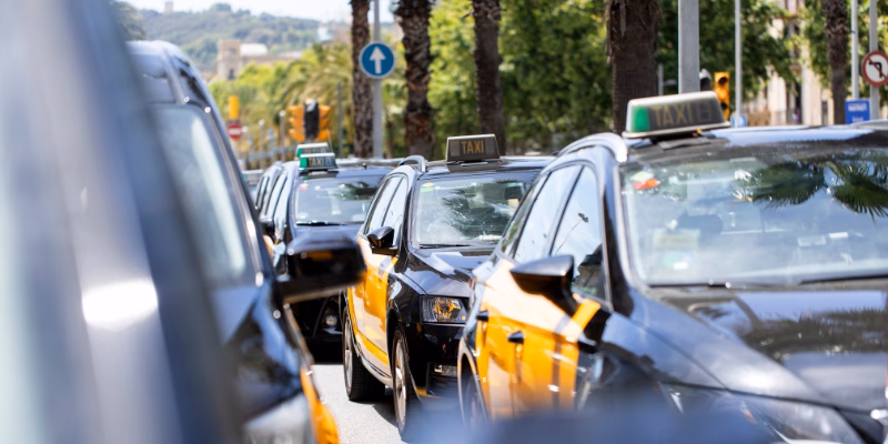 ¿Cuánto cuesta un taxi en el aeropuerto de Sant Cugat?