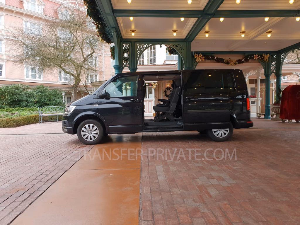 What is a luxury airport transfer Paris?