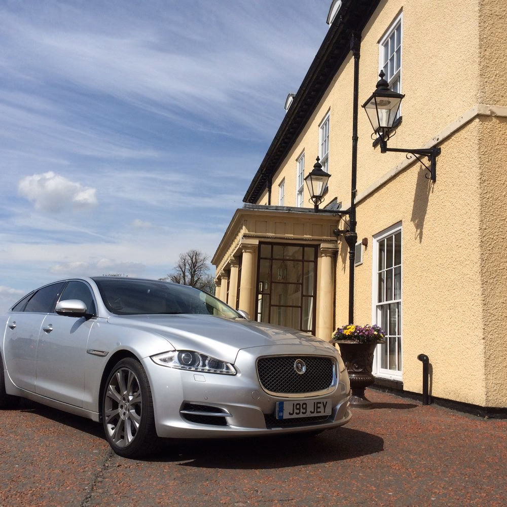 Where can I find the best taxi cabs & private hire cars?