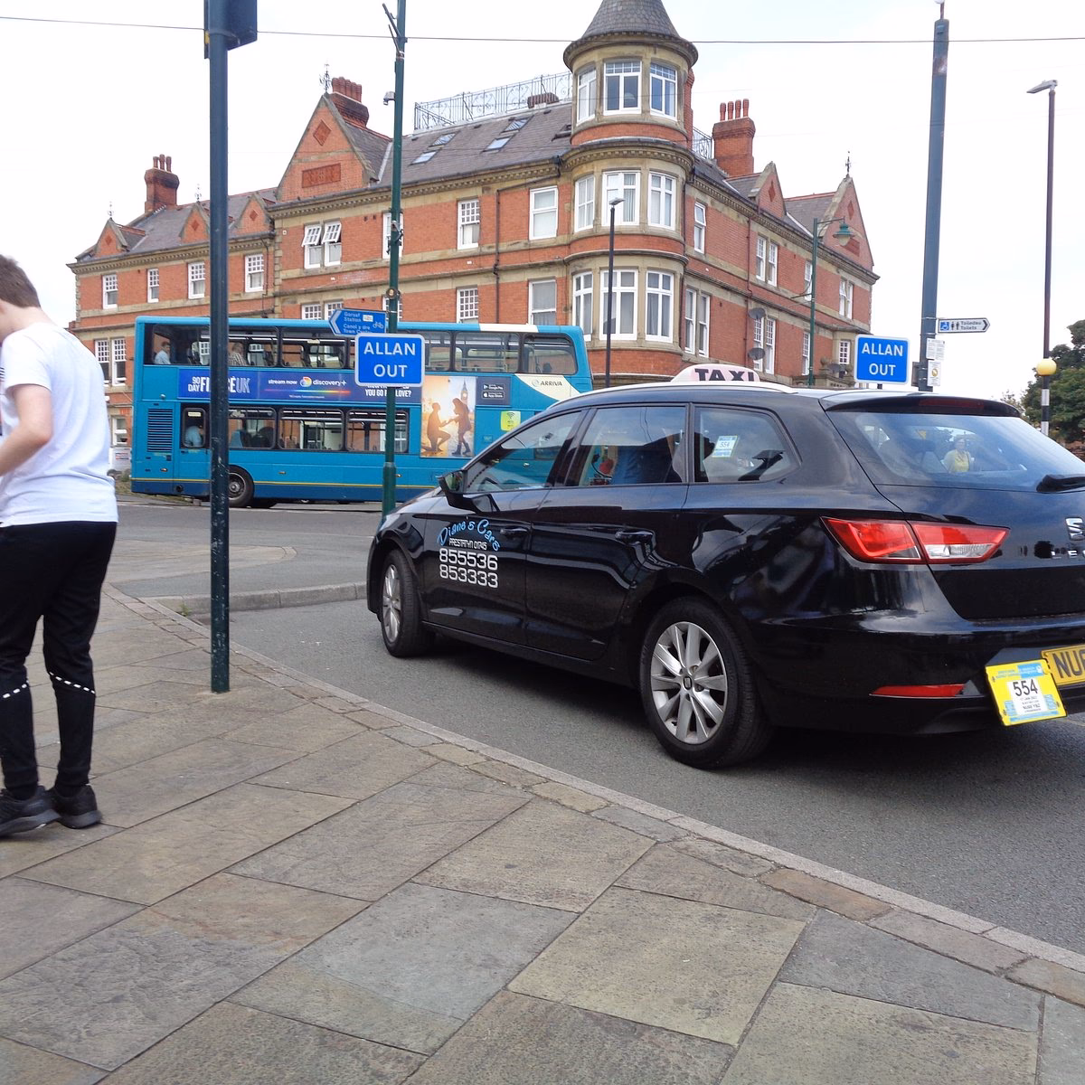 Why should you choose a local taxi service?