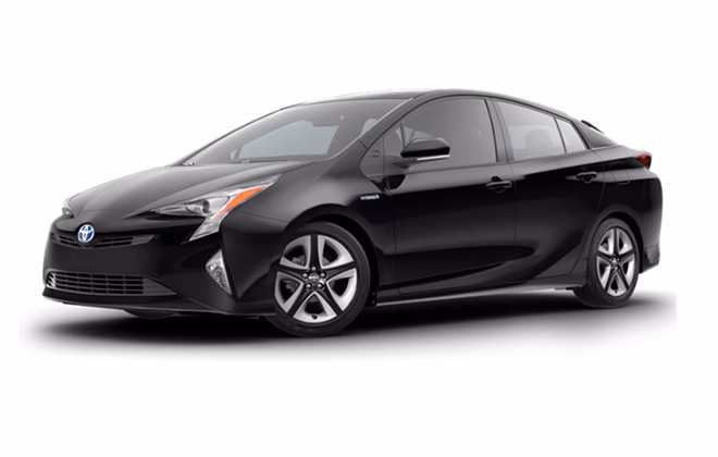 How far is Naas Racecourse from Dublin?